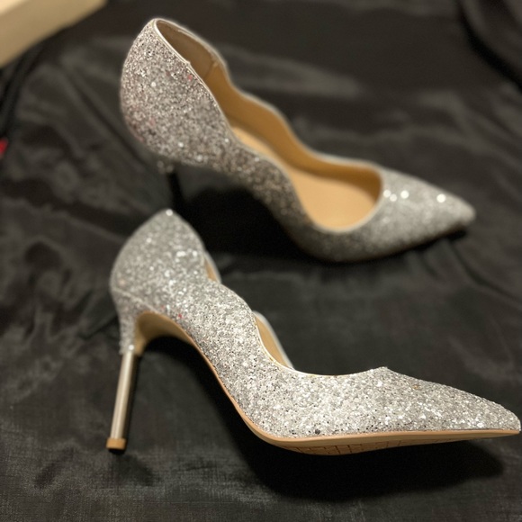 Jewel Badgley Mischka® Riley II Pumps (Women’s US 6M, Silver/Glitter) - Picture 6 of 6